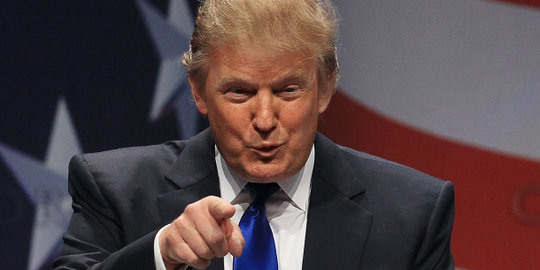 Lewat Twitter, Trump sebut demonstran selebritas melukainya