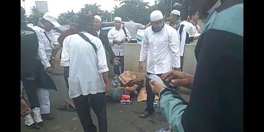 Pedagang minuman terserempet Transjakarta di lokasi FPI demo