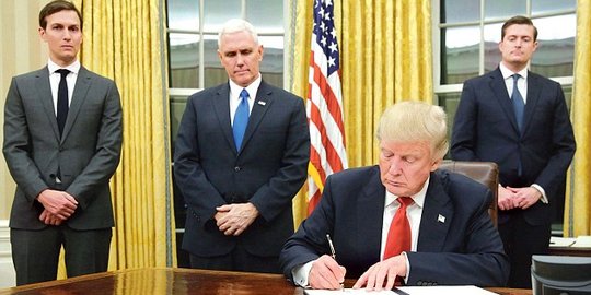 Jadi presiden, ini yang pertama kali Trump lakukan di Gedung Putih