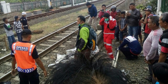 Pria misterius tabrakkan diri ke kereta di Stasiun Depok