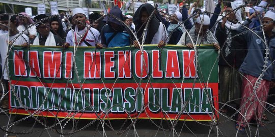 Pemerintah akui tak mudah bubarkan FPI