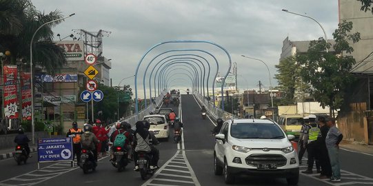 Juli, pembangunan jembatan layang Antapani selesai