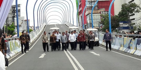 Puji pembangunan Jembatan Antapani, JK sebut lebih cepat lebih baik