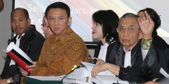 Tim penasihat Ahok tuding saksi berafiliasi dengan Agus-Sylvi