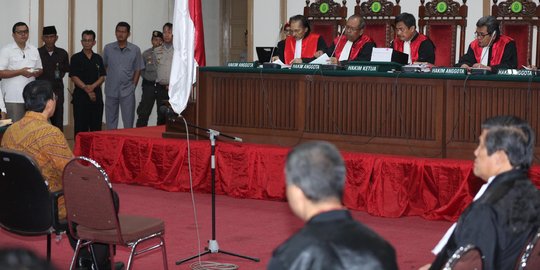 Penasihat hukum Ahok curiga saksi berbohong di persidangan