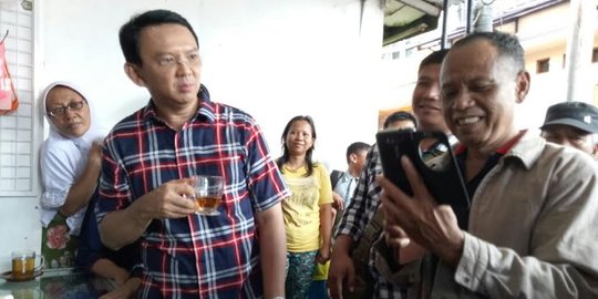 Ahok pilih diplomasi minum teh saat lihat Kali Pesanggrahan Ulujami