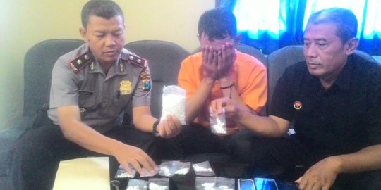 Nyambi jualan pil koplo, satpam di Kediri diringkus polisi