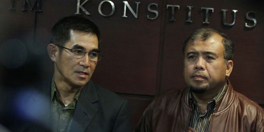Di Mahkamah Konstitusi, Patrialis bermasalah dan sering diperiksa