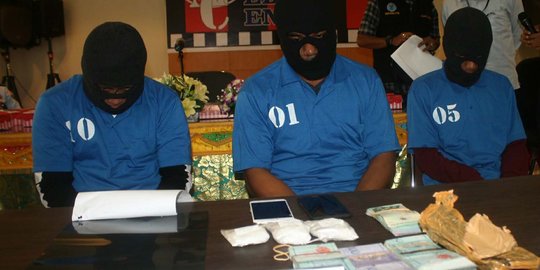 Simpan sabu dalam anus, warga Malaysia dibekuk di Bandara Lombok