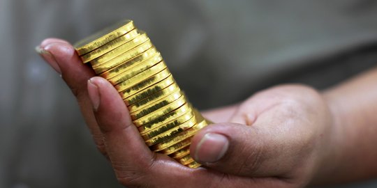 Akhir pekan, harga emas Antam anjlok Rp 5.000 per gram