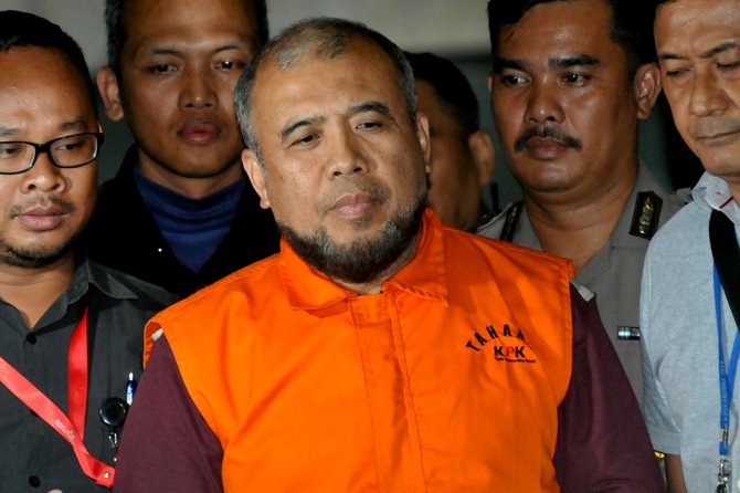 patrialis akbar ditahan kpk
