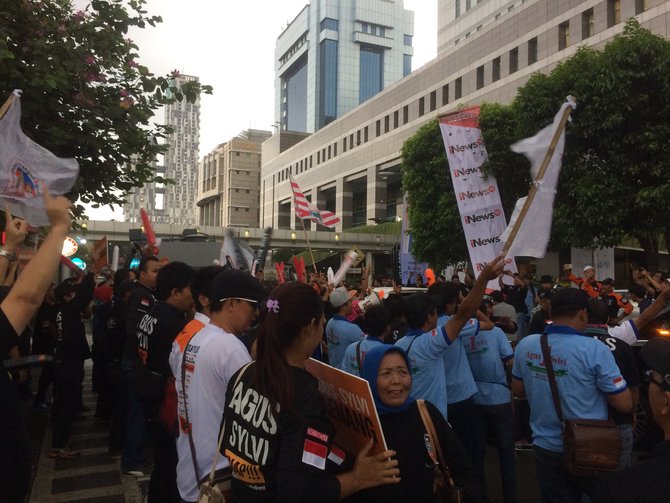 pendukung agus sylvi