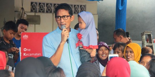 Dalam debat, Sandiaga cerita tukang kopi sering diusir Satpol PP