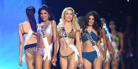 Pesona para kontestan Miss Universe berbalut baju renang