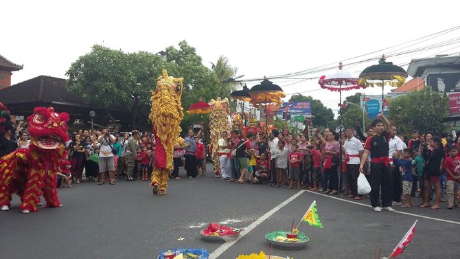 vihara dharmayana di bali gelar ritual tolak bala