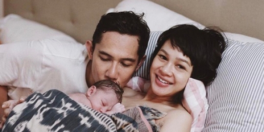 Potret hangat sahabat artis Andien saat kunjungi baby kawa