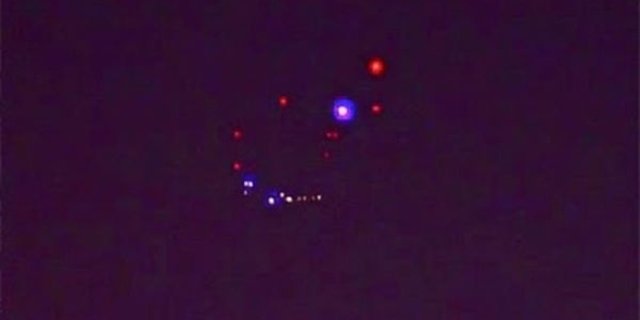 Rekaman Nasa Tunjukan Objek Diduga Ufo Melaju Cepat Di Bawah Iss Saat Peluncuran Spacex Pikiran Rakyat Depok