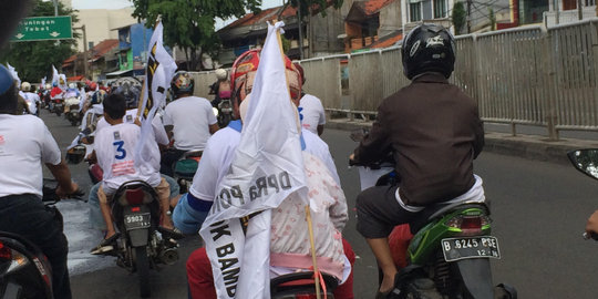 Simpatisan Anies-Sandi berduyun-duyun ke lokasi Kampanye Akbar