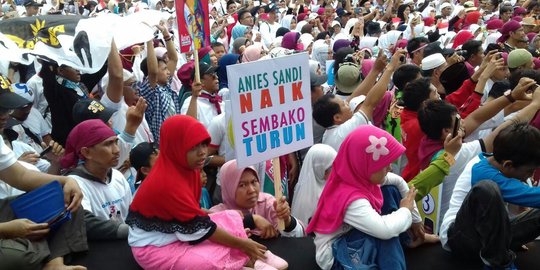 Anak-anak simpatisan PKS ikut serta dalam kampanye akbar Anies-Sandi