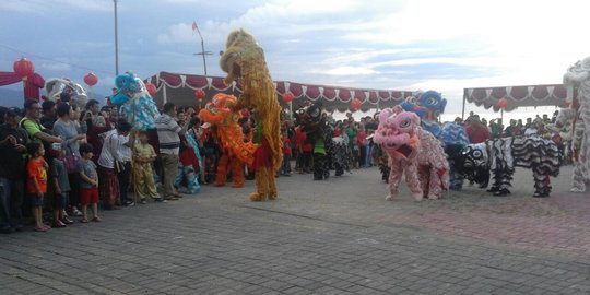 Wisatawan China di Manado terpukau atraksi Barongsai saat imlek