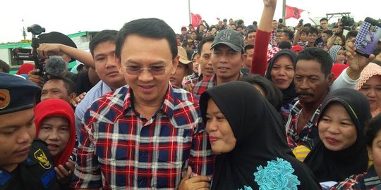 Kampanye di Pulau Kelapa, Ahok disambut puluhan warga