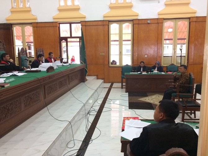 sidang gatot pujo nugroho di pengadilan tipikor medan