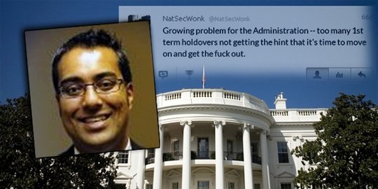 putih yang dipecat karena hobi trolling di internet rev1