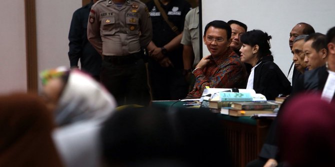Kubu Ahok protes saksi tak tulis mantan Wantimpres SBY di profil
