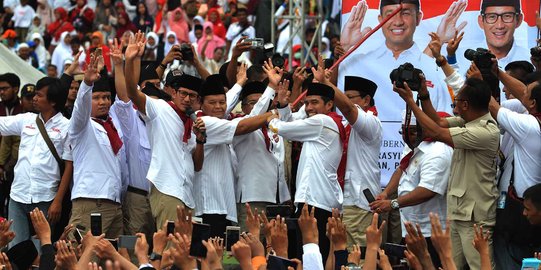 PKS berdoa tak ada kasus dan blunder dilakukan Anies-Sandi