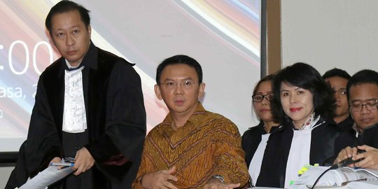 Jawaban mentok kubu Ahok dicecar bukti komunikasi SBY & Maruf Amin