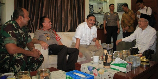 Menko Luhut,Kapolda Metro & Pangdam Jaya datangi rumah KH Maruf Amin