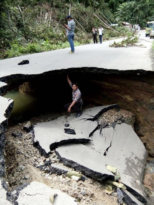 jalan amblas di kabupaten berau