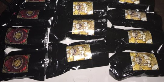 2 Pengedar sembunyikan tembakau Gorilla di kotak rokok herbal