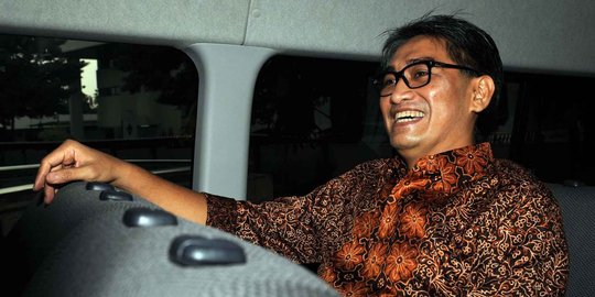 Choel Mallarangeng soal Hambalang: Semoga hari ini bisa ditahan