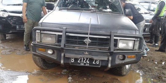 Mobil Terrano isi logistik saat demo di rumah SBY diamankan polisi