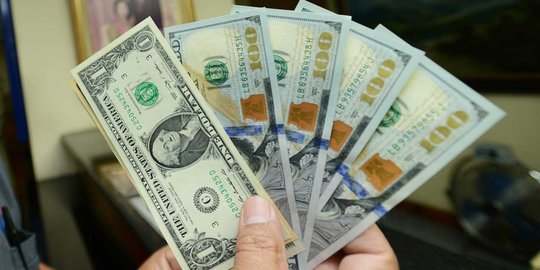 Rupiah bergerak melemah ke level Rp 13.333 per USD