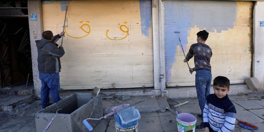 Aksi relawan bersihkan jejak kejayaan ISIS di Irak
