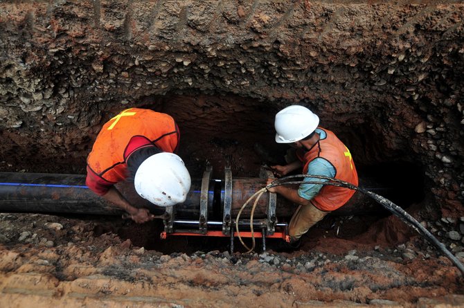 saluran pipa air bersih