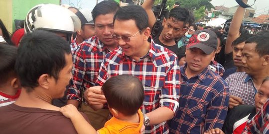 Blusukan di Cakung, Ahok 'ditodong' buatkan pasar oleh warga