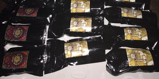Polisi ringkus 3 pengedar tembakau Gorilla dengan bungkus permen