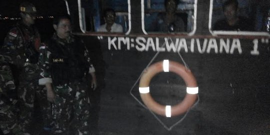 Bawa barang selundupan dari China, kapal kayu ditangkap TNI AL