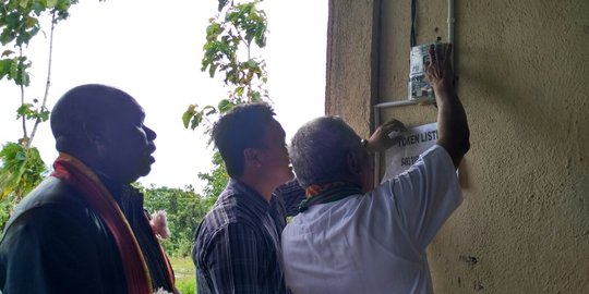 Kisah haru desa perbatasan Indonesia-Timor Leste dialiri listrik PLN