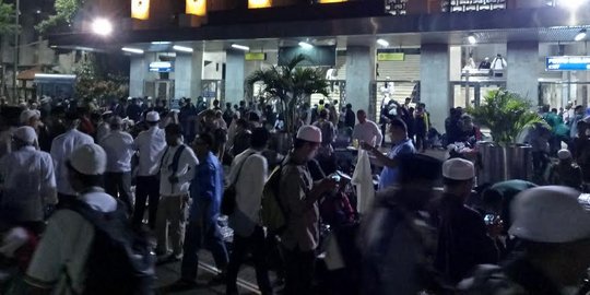 Jelang aksi 112, massa sudah padati Masjid Istiqlal malam ini