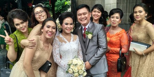 Bikin sejuk, massa aksi 112 kawal pengantin menikah di Katedral