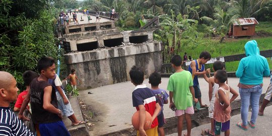 Gempa 6,7 SR sebabkan bandara rusak dan jembatan ambruk di Filipina