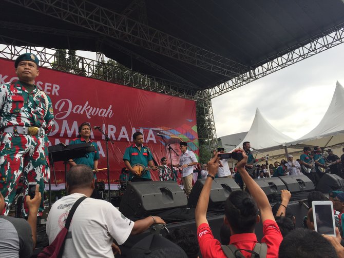 anies sandiaga di konser rhoma irama