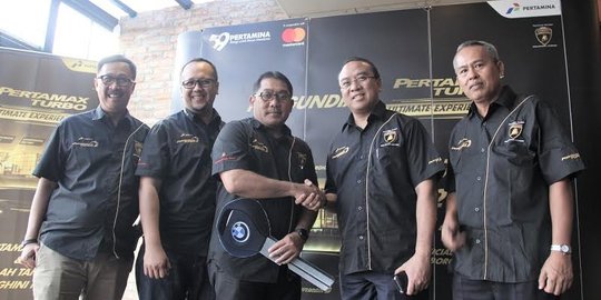 Ini pemenang hadiah berkunjung ke Lamborghini di Italia