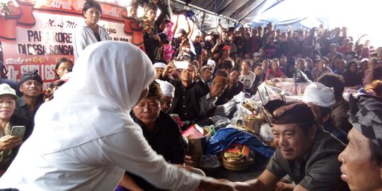 Kunjungi korban tanah longsor di Kintami, Mensos 'diserbu' warga