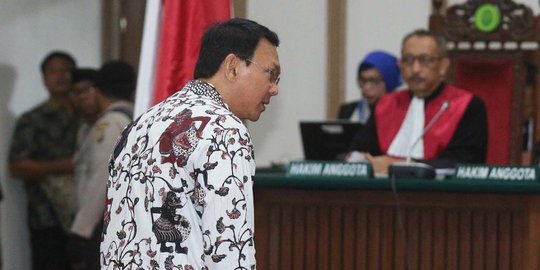 Sidang Ahok dilanjutkan Selasa pekan depan setelah 2 saksi tak hadir