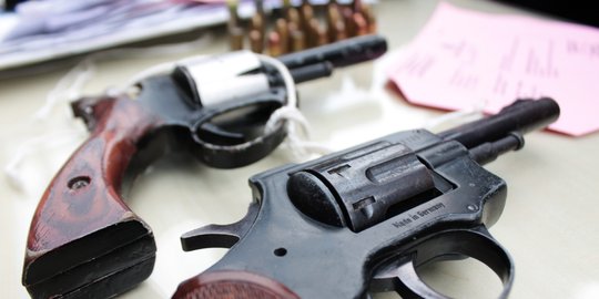 Tembak rekan saat tangkap rampok, 50 pistol polisi diperiksa